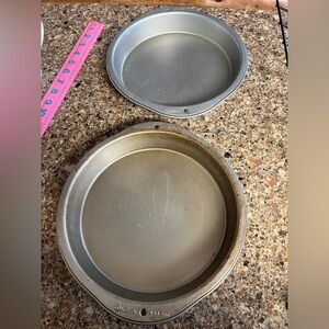 Set of two Wilton cake pans metal 9 inch 1.5 inch